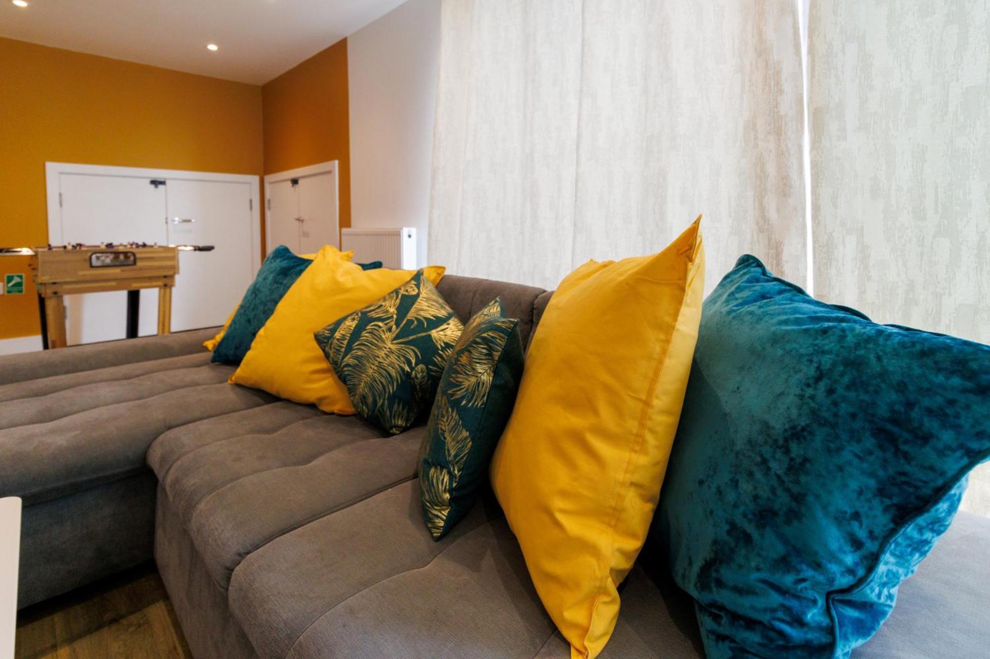 City Centre, Sleeps 7, Stunning Views & Parking, Interconnected Rooms Long Stay Work Contractor Leisure, Diamond Penthouse Cambridge  Bagian luar foto