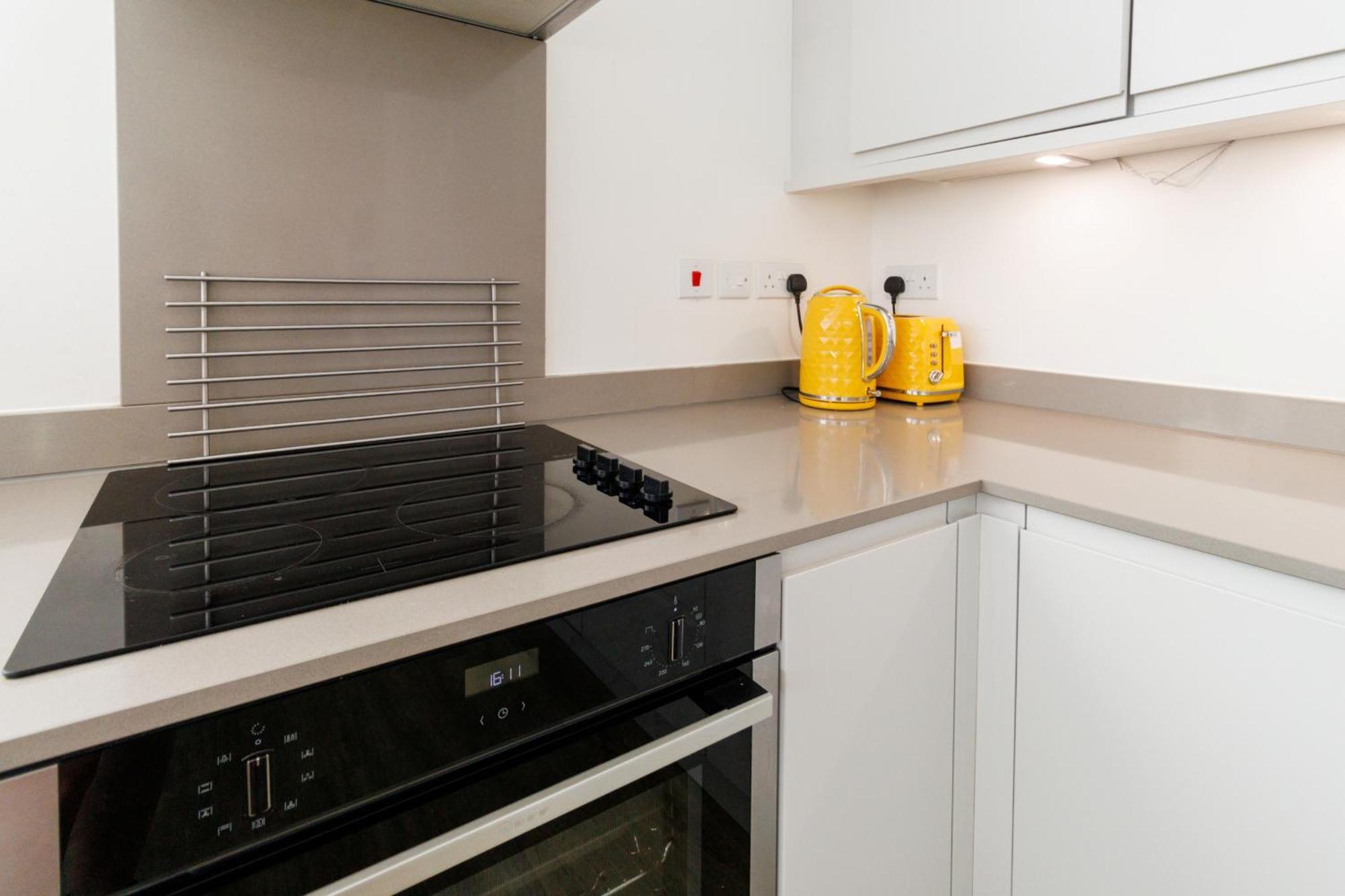 City Centre, Sleeps 7, Stunning Views & Parking, Interconnected Rooms Long Stay Work Contractor Leisure, Diamond Penthouse Cambridge  Bagian luar foto