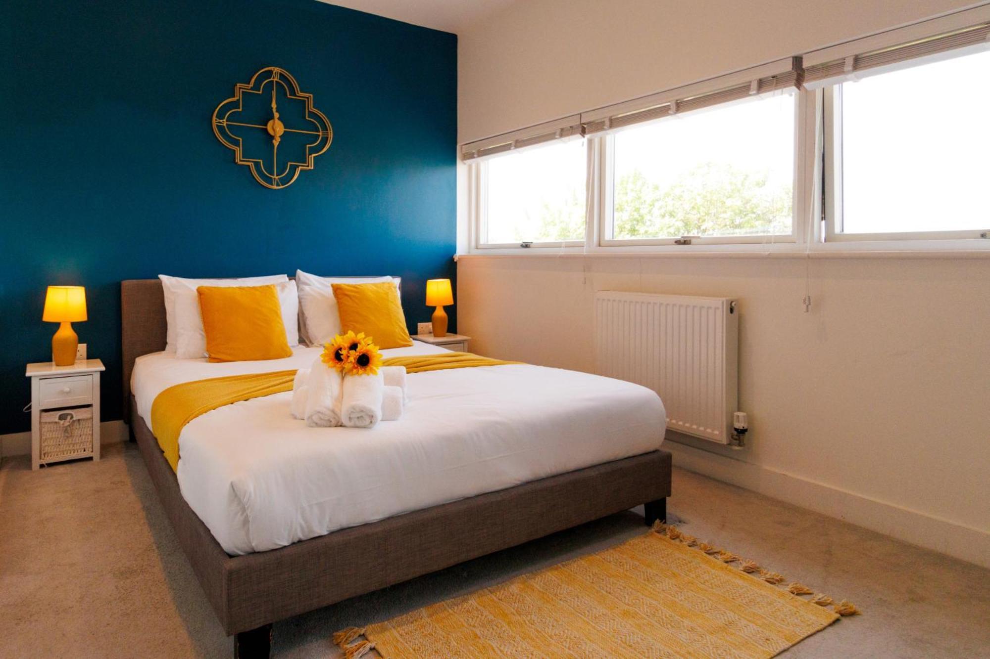 City Centre, Sleeps 7, Stunning Views & Parking, Interconnected Rooms Long Stay Work Contractor Leisure, Diamond Penthouse Cambridge  Bagian luar foto