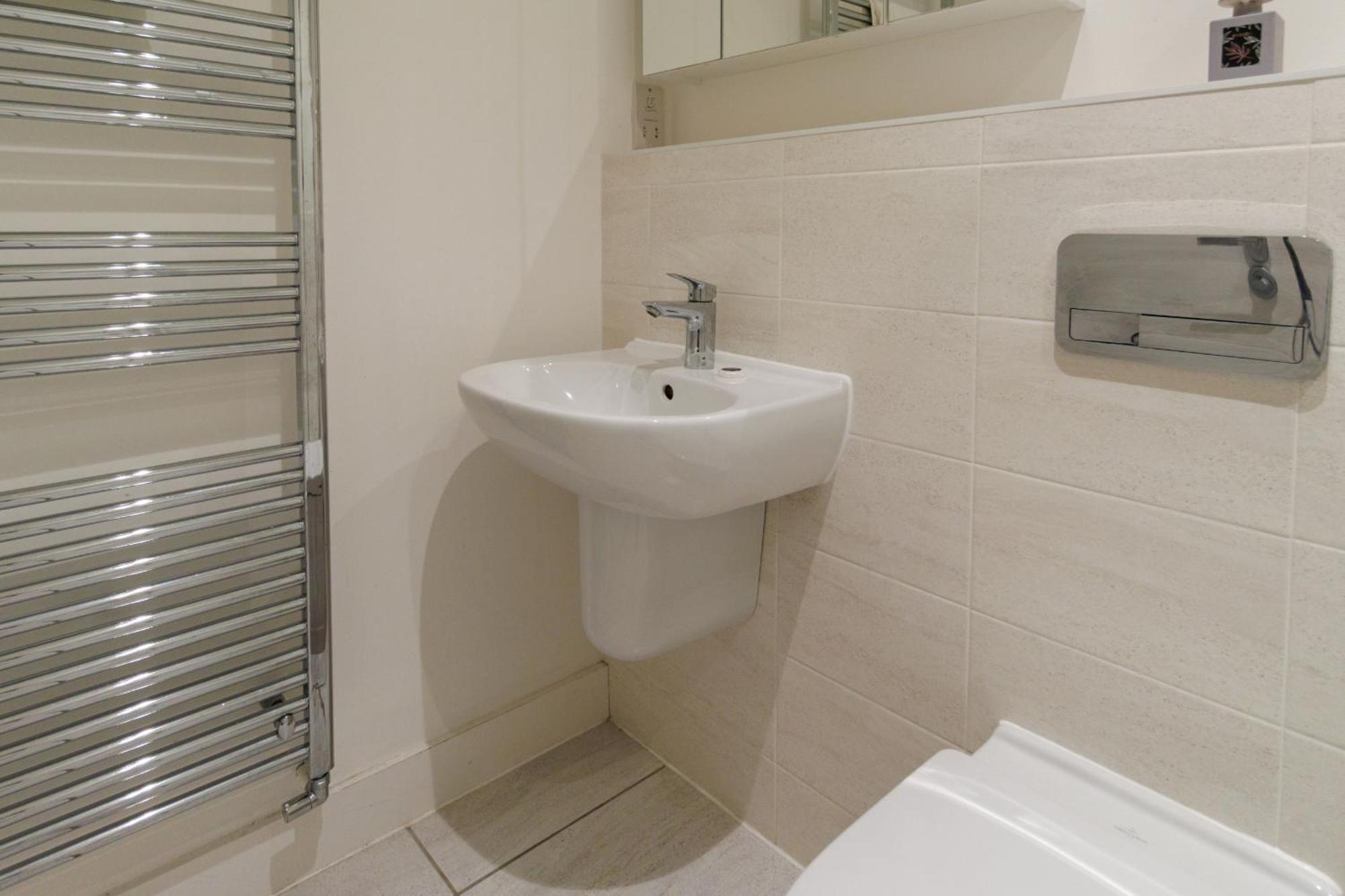 City Centre, Sleeps 7, Stunning Views & Parking, Interconnected Rooms Long Stay Work Contractor Leisure, Diamond Penthouse Cambridge  Bagian luar foto