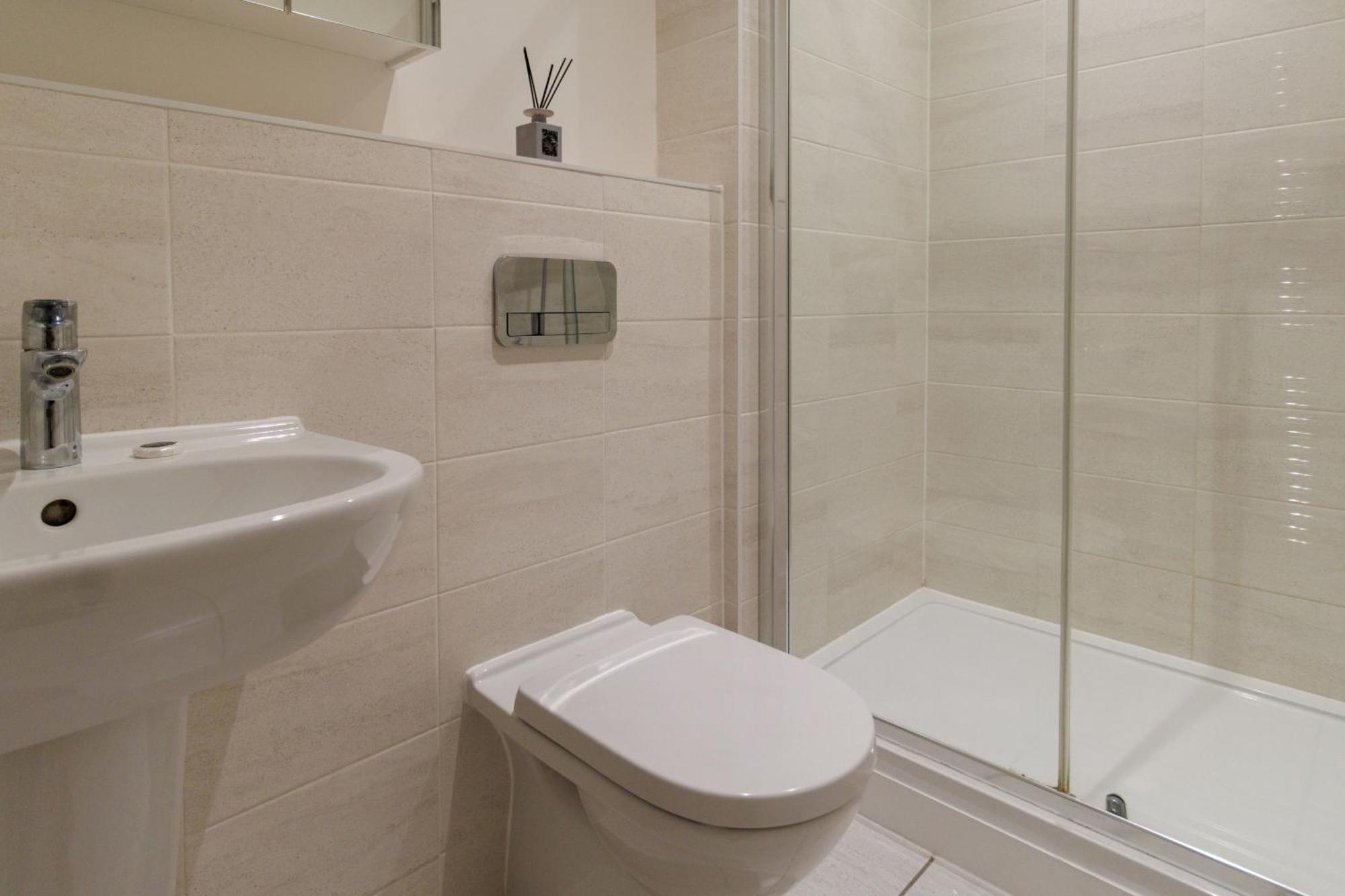 City Centre, Sleeps 7, Stunning Views & Parking, Interconnected Rooms Long Stay Work Contractor Leisure, Diamond Penthouse Cambridge  Bagian luar foto