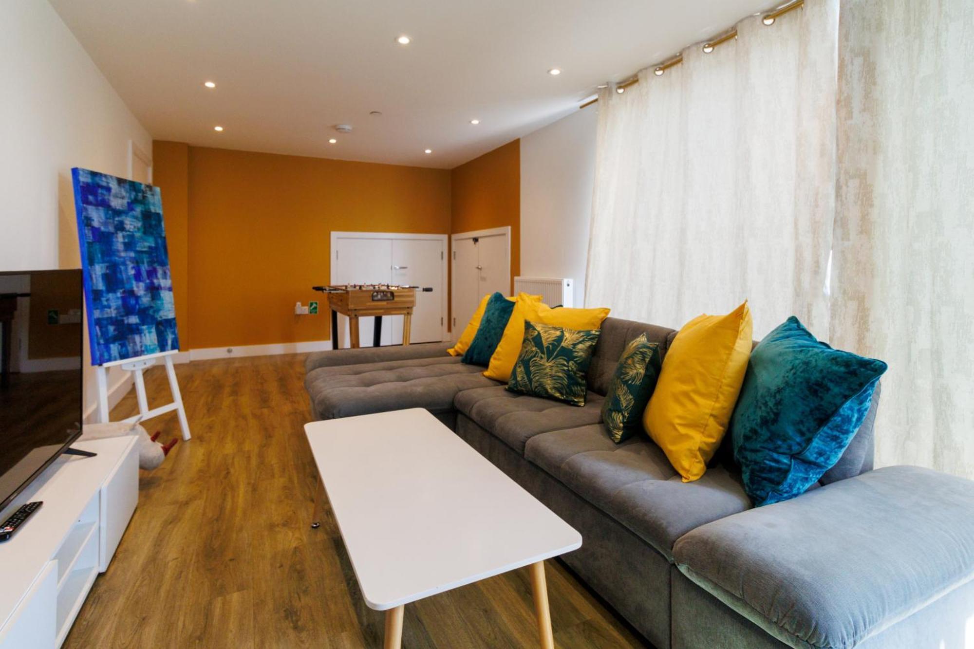 City Centre, Sleeps 7, Stunning Views & Parking, Interconnected Rooms Long Stay Work Contractor Leisure, Diamond Penthouse Cambridge  Bagian luar foto