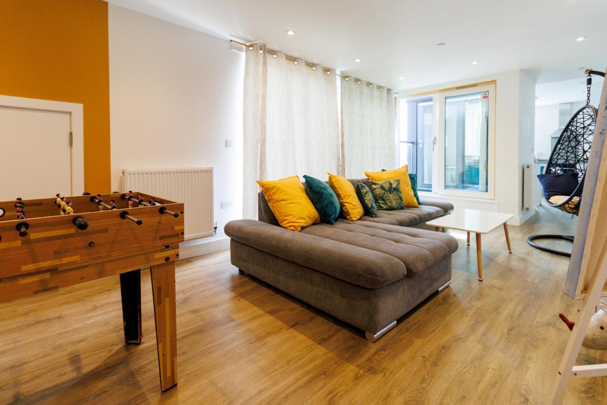 City Centre, Sleeps 7, Stunning Views & Parking, Interconnected Rooms Long Stay Work Contractor Leisure, Diamond Penthouse Cambridge  Bagian luar foto