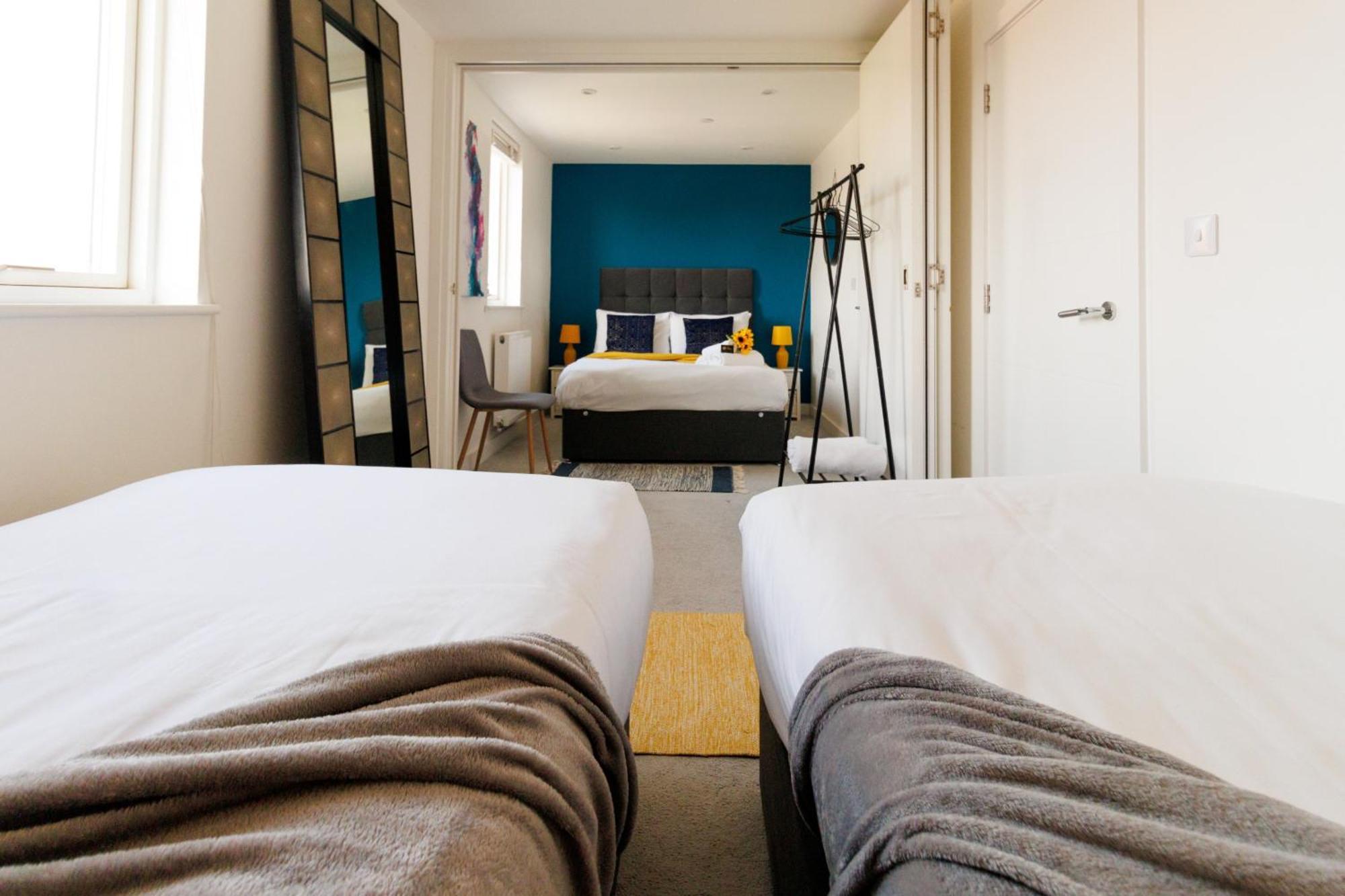 City Centre, Sleeps 7, Stunning Views & Parking, Interconnected Rooms Long Stay Work Contractor Leisure, Diamond Penthouse Cambridge  Bagian luar foto