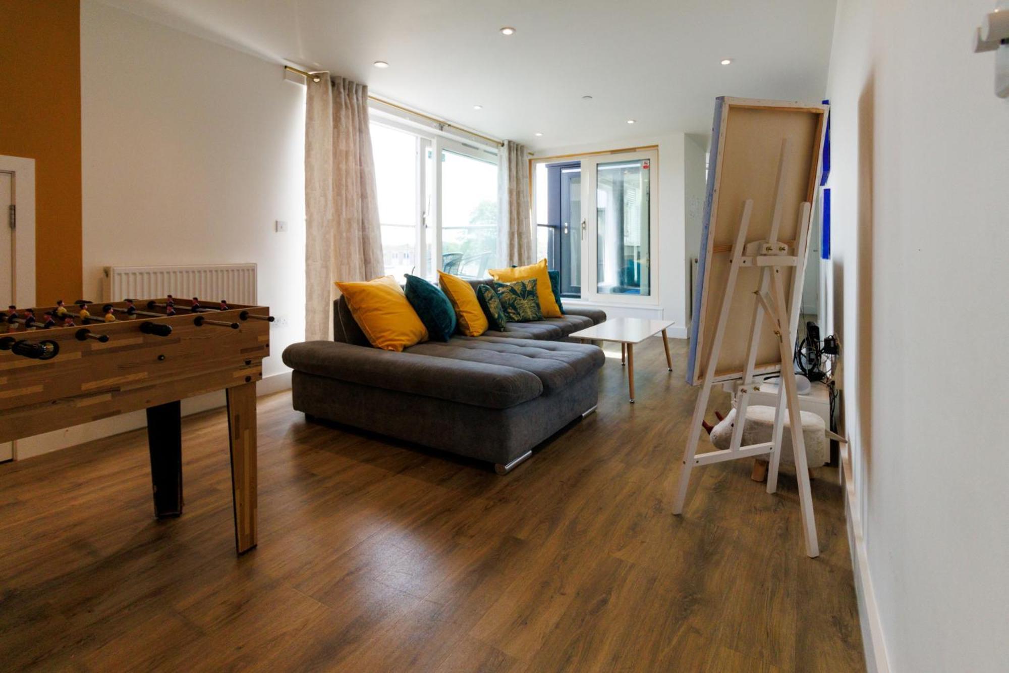 City Centre, Sleeps 7, Stunning Views & Parking, Interconnected Rooms Long Stay Work Contractor Leisure, Diamond Penthouse Cambridge  Bagian luar foto
