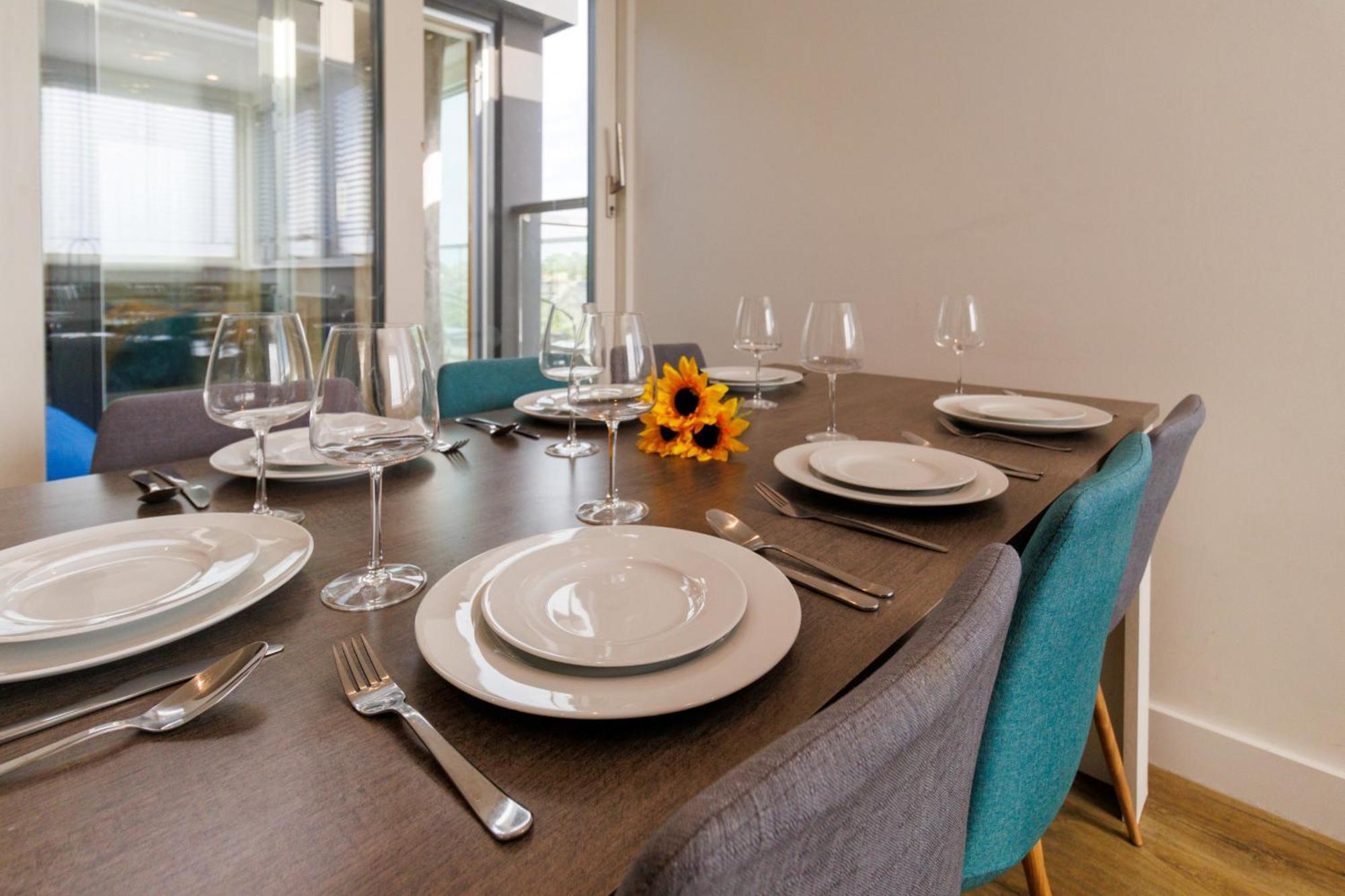 City Centre, Sleeps 7, Stunning Views & Parking, Interconnected Rooms Long Stay Work Contractor Leisure, Diamond Penthouse Cambridge  Bagian luar foto