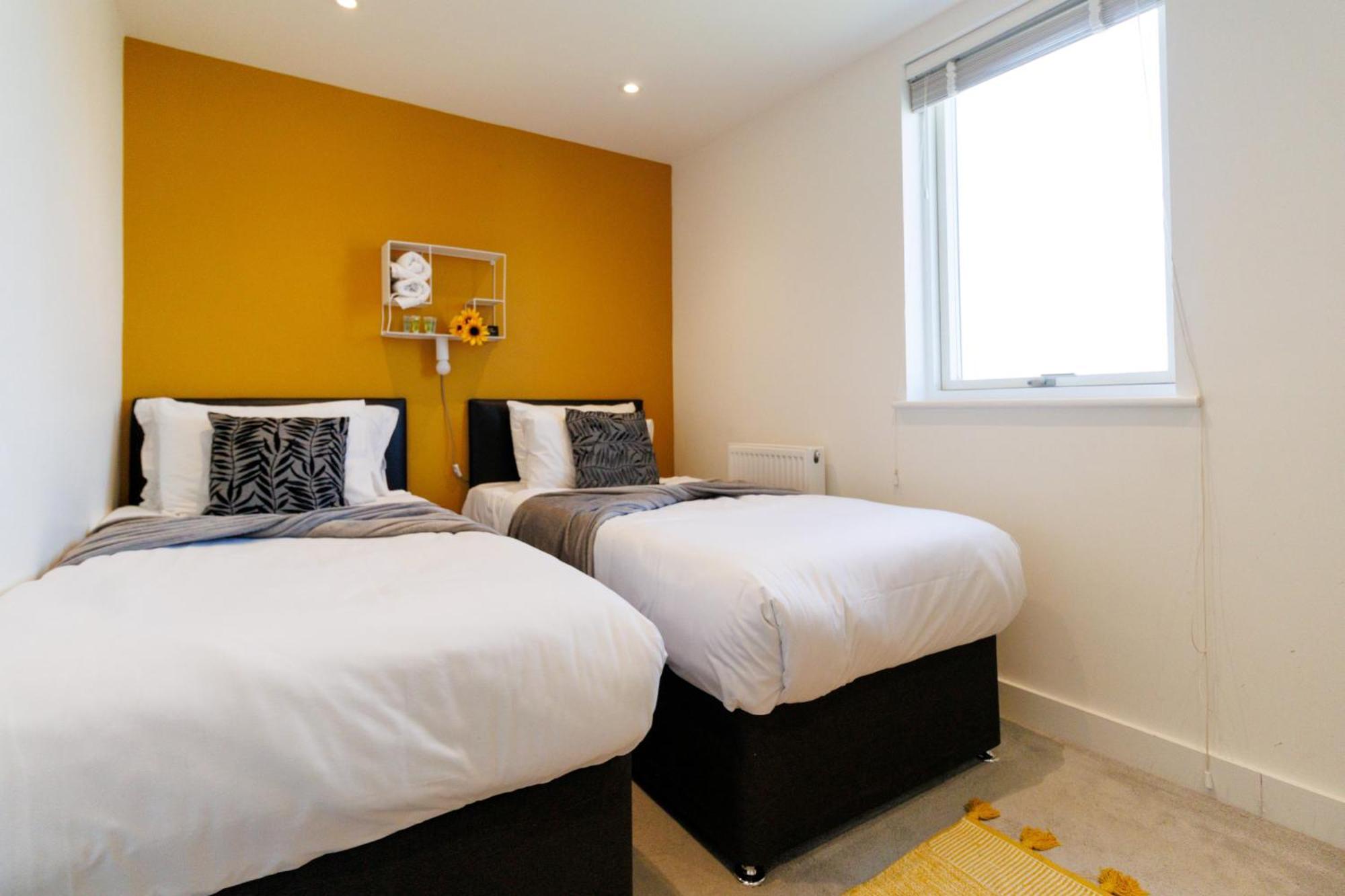 City Centre, Sleeps 7, Stunning Views & Parking, Interconnected Rooms Long Stay Work Contractor Leisure, Diamond Penthouse Cambridge  Bagian luar foto