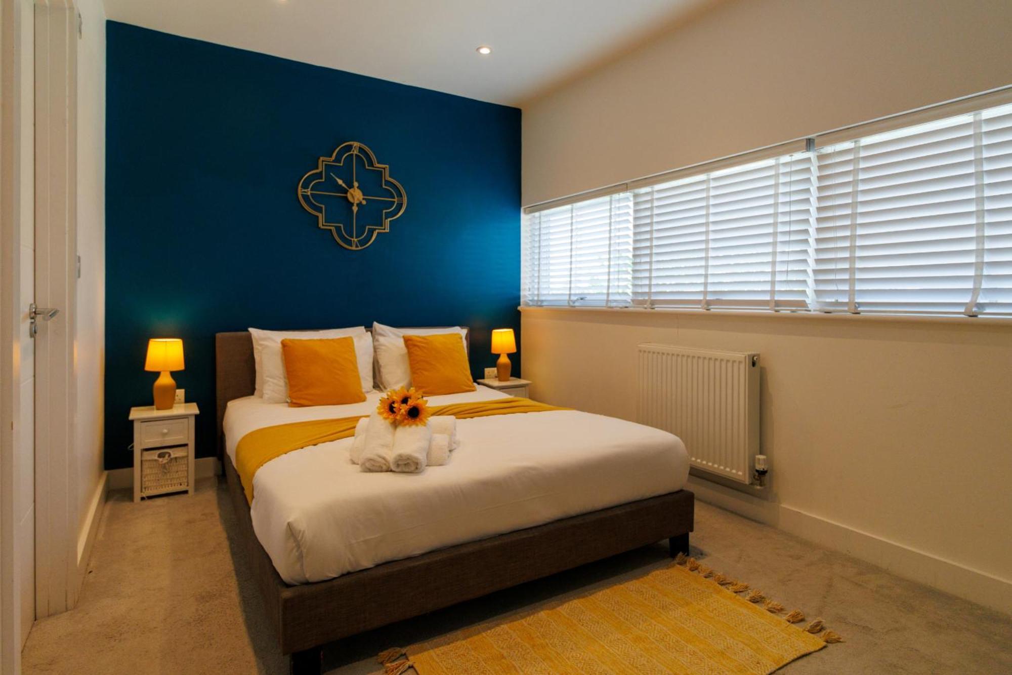 City Centre, Sleeps 7, Stunning Views & Parking, Interconnected Rooms Long Stay Work Contractor Leisure, Diamond Penthouse Cambridge  Bagian luar foto